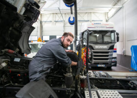 Formation Maintenance mécanique camion véhicules transport routier VTR CMA Formation Bretagne