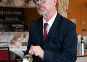 Formation apprentissage service en salle sommelier CMA Formation Bretagne