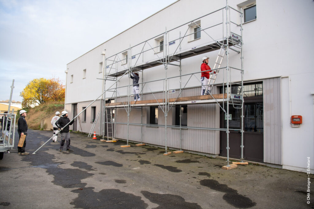Formation apprentissage métiers du bâtiment bois échafaudage CMA Formation Bretagne